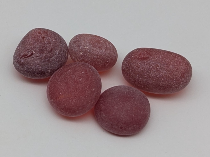 Glasnuggets rubinrot opak gefrostet matt 15-17 mm/1 kg